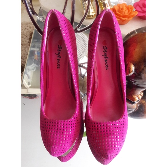 Pink High Heels - Picture 3 of 4